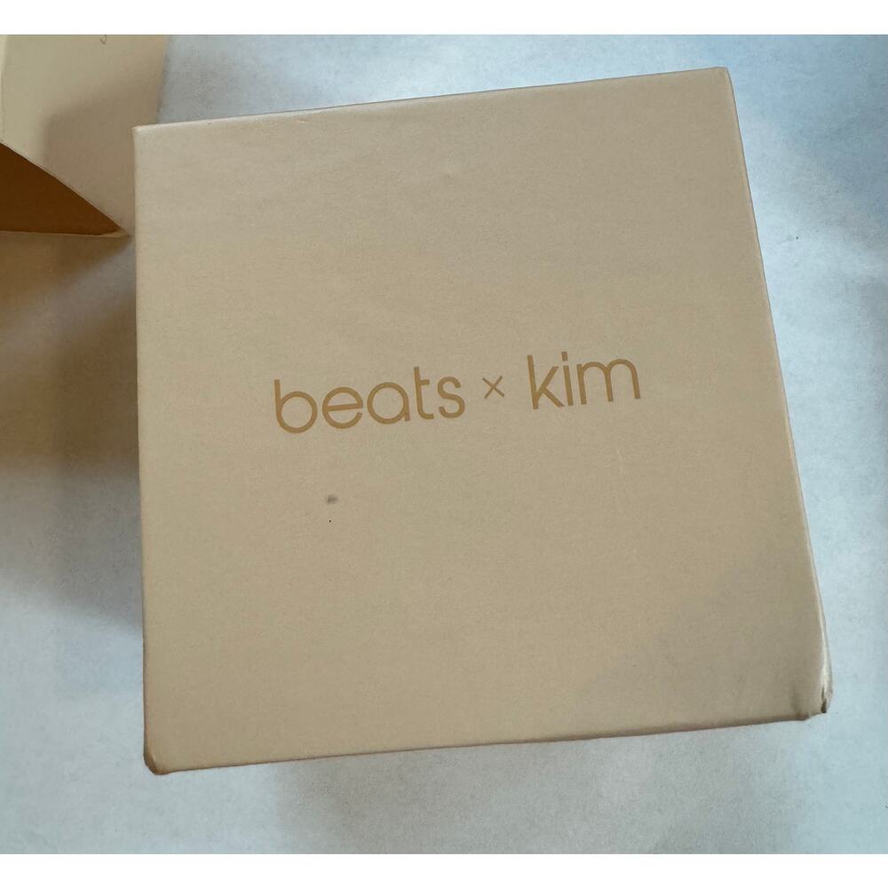 Kim K Beats in Moon
